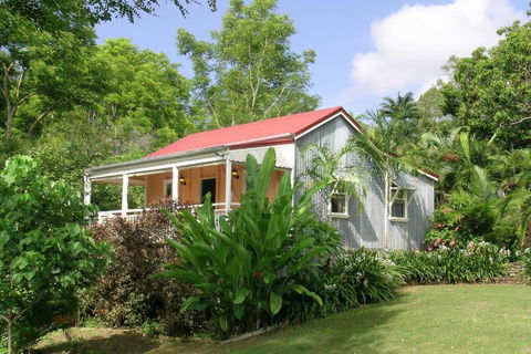 Whitsunday Heritage Cane Cutters Cottage - Tourism Brisbane 0