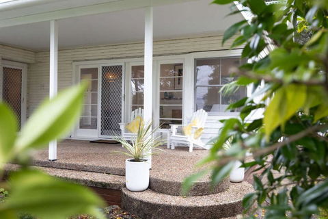 Yanderra - Tourism Brisbane 0