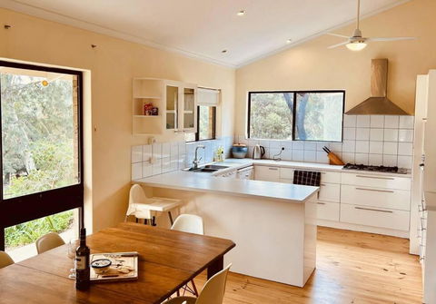 Yankalilla Foothills Retreat - Tourism Brisbane 3