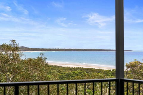 YARABIN - Luxury Home With Ocean Views - Brisbane Tourism 1