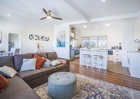 Yaringa -13 Seaview Street SWR- Full Linen Provided - Tourism Brisbane 0