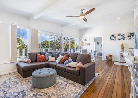 Yaringa -13 Seaview Street SWR- Full Linen Provided - Tourism Brisbane 3