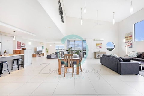 ZEN LUXURY: 2-Story 4-BR Penthouse In Darwin City With Mindal Markets & Harbour Views - Tourism Brisbane 3