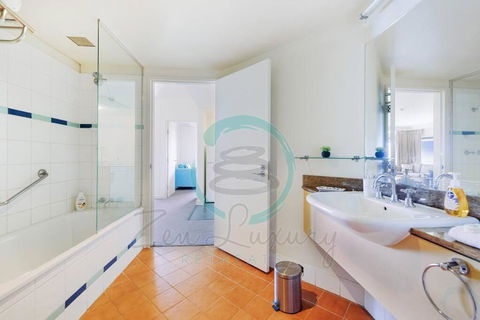 ZEN88 Esplanade: 3-BR Luxury Suite Near Waterfront - Brisbane 4u 2