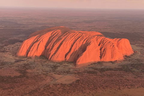 Scenic Flight: Uluru & Kata Tjuta - Tourism Brisbane 2