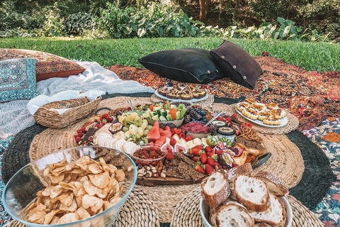 A Picnic In Byron Bay - Tourism Brisbane 1