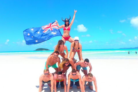 Sail, Snorkel, SUP & Kayak Charter Whitsundays - Tourism Brisbane 3