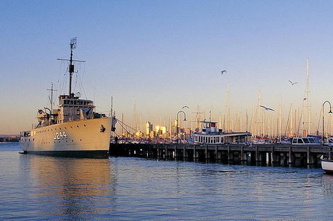 Melbourne City And Williamstown Ferry Cruise - Tourism Brisbane 4