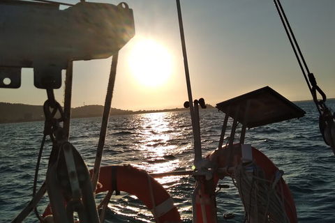 Townsville Private Hire Sunset Sail Sailing Cruise Boat Tour Charter Experience - Tourism Brisbane 4