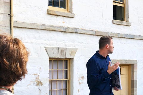 Convicts And The Rocks: Sydney's Walking Tour Led By Historian - Tourism Brisbane 2