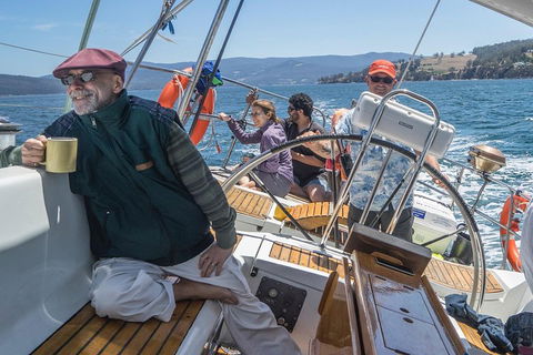 Half-Day Sailing On The Derwent River From Hobart - Brisbane 4u 2