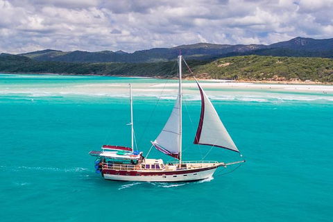 2-Day Whitsundays Sailing Adventure: SV Whitehaven - Tourism Brisbane 0