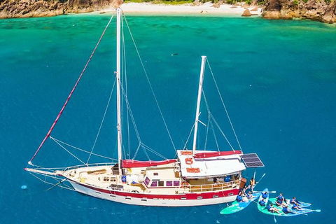 2-Day Whitsundays Sailing Adventure: SV Whitehaven - Tourism Brisbane 5