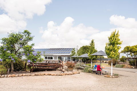 Heritage, Wine & Gin Tours - Tourism Brisbane 5