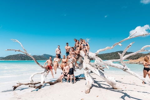 4 Day & 3 Night Whitsunday Islands & Outer Reef Sailing Adventure On Condor - Tourism Brisbane 0